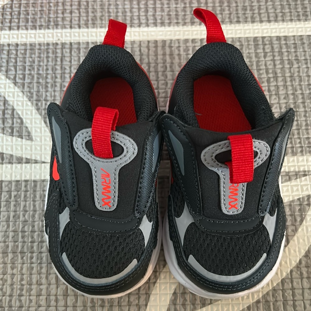 New! 2023 Nike Air Max Bolt (TDE) CW1629 005, size 4c